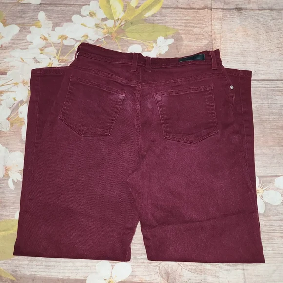 ⭐️ Gloria Vanderbilt burgundy petite jeans - Picture 5 of 7